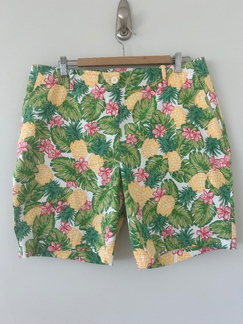 NWOT Talbots Tropical Pineapple Print Shorts  SZ 16